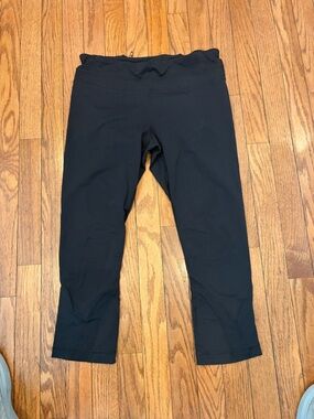 lululemon athletica Black Cropped  Leggings 8